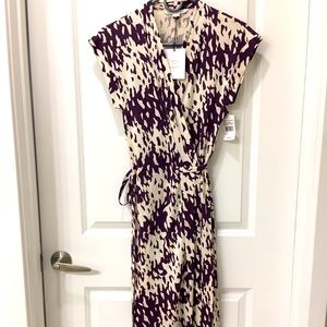 NWT DVF Mindy wrap dress in purple and white size 6 $345